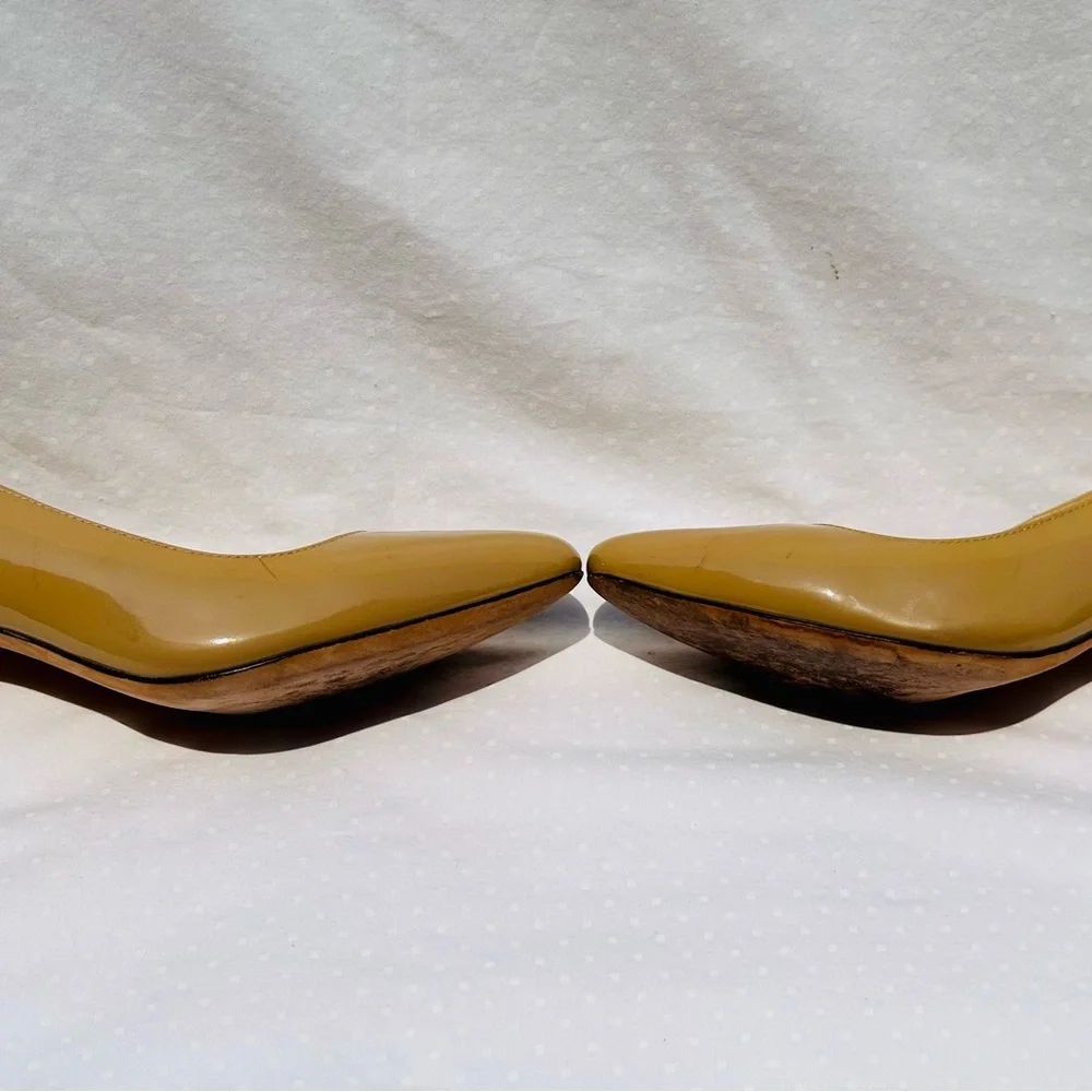 Cole Haan Patent Leather Beige Pumps Size 7B EUC